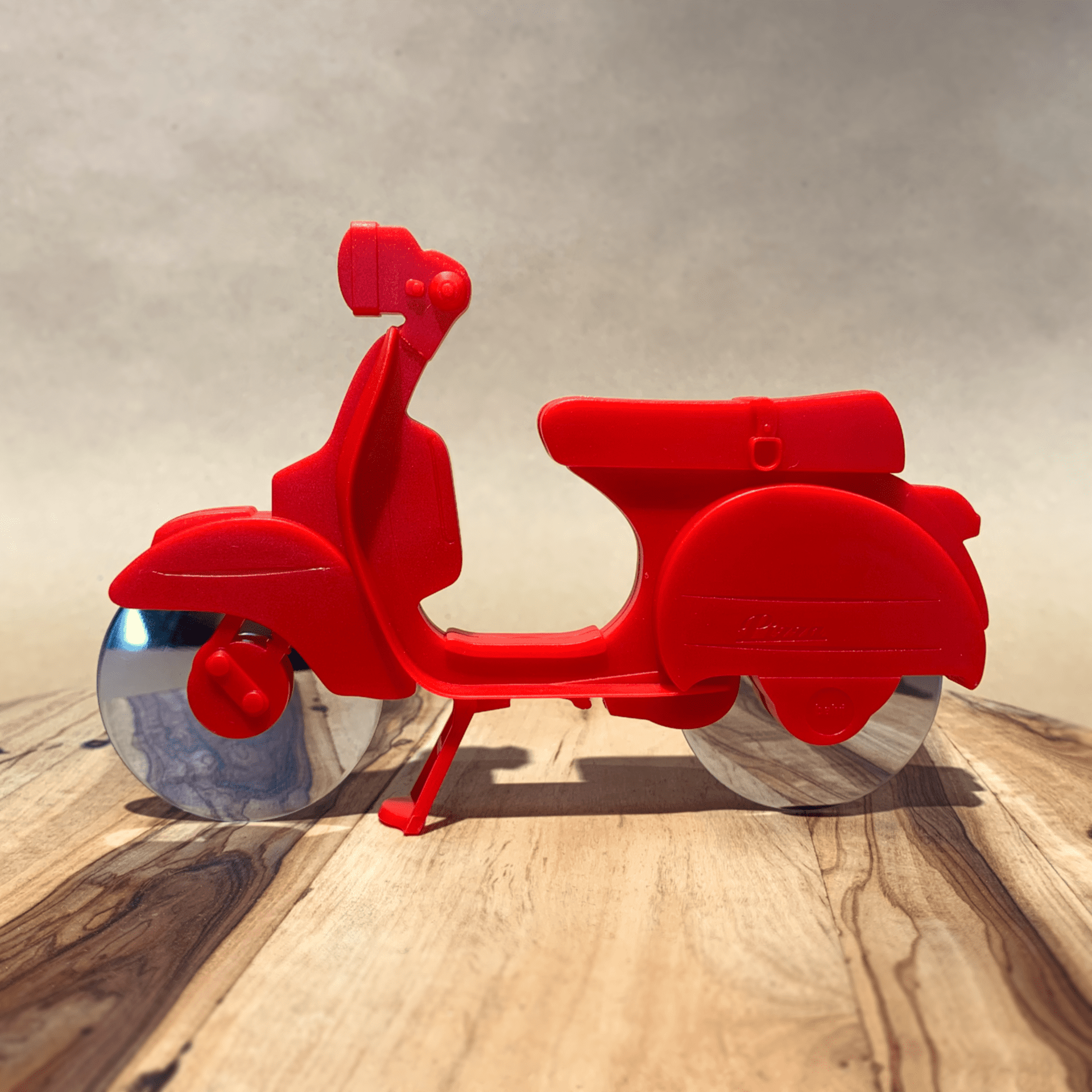 Cortapizza Scooter Rojo